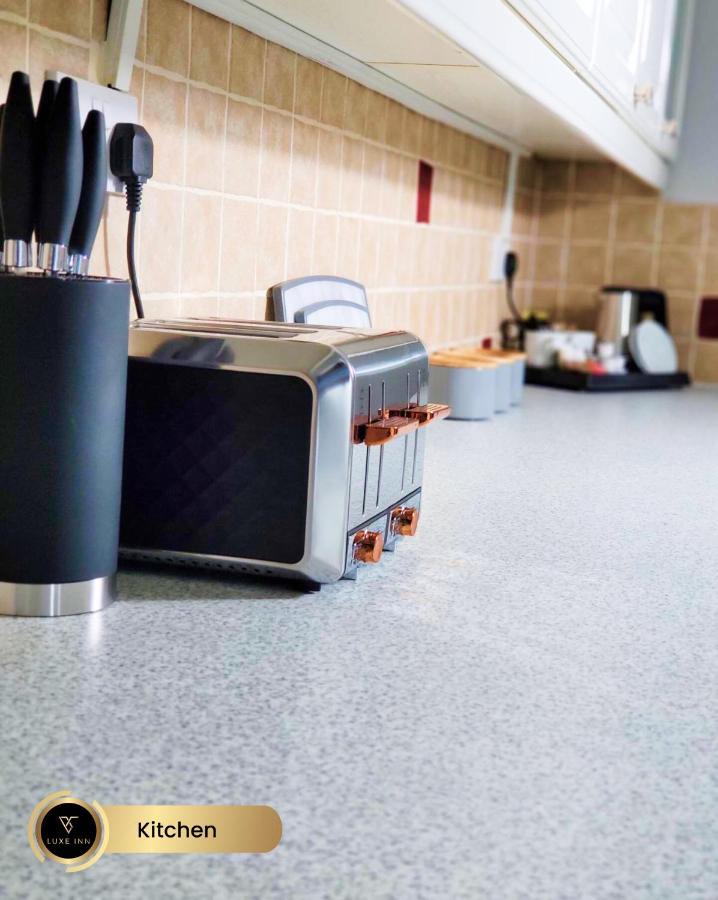 Nr Birmingham City Centre, 5 Bed, Luxe Inn Exteriör bild